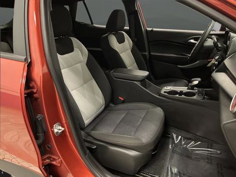 Used 2024 Chevrolet Trax RS w/ Driver Confidence Package image 26