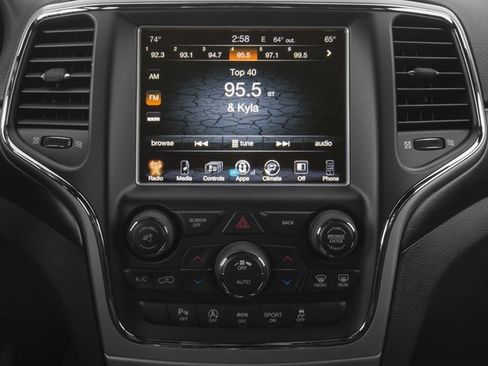 Used 2017 Jeep Grand Cherokee Altitude RWD image 13