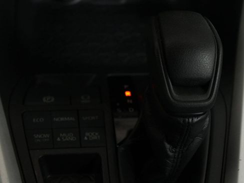 Used 2020 Toyota RAV4 XLE AWD/4WD image 26