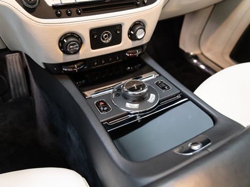 Used 2014 Rolls-Royce Ghost image 20
