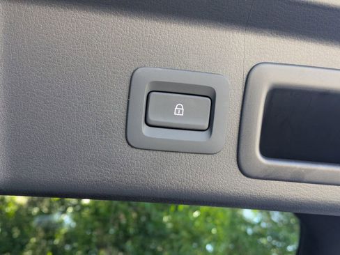 Used 2024 MAZDA CX-30 AWD 2.5 S w/ Preferred Package image 11