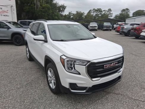 Certified 2023 GMC Terrain SLE w/ Driver Convenience Package image 9