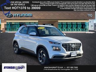 Used 2025 Hyundai Venue SEL video 1