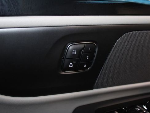 Used 2024 Lincoln Nautilus Reserve image 43