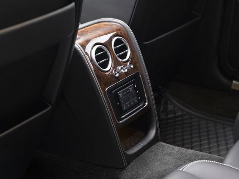 Used 2014 Bentley Flying Spur W12 image 57