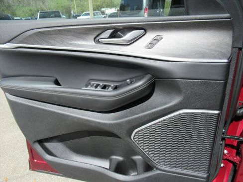 New 2026 Jeep Grand Cherokee L Limited RWD image 20
