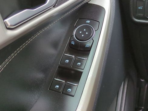 Used 2021 Ford Explorer XLT image 23