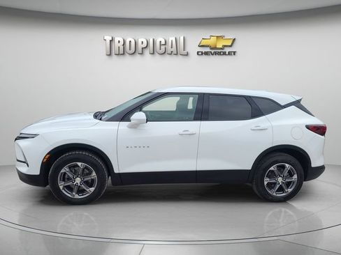 Used 2023 Chevrolet Blazer LT AWD/4WD image 2