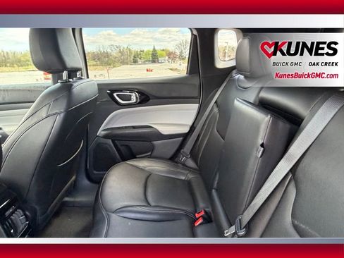 Used 2025 Jeep Compass Limited AWD/4WD image 8