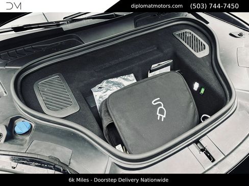 Used 2024 Porsche Macan 4 Electric w/ Premium Package AWD/4WD image 49