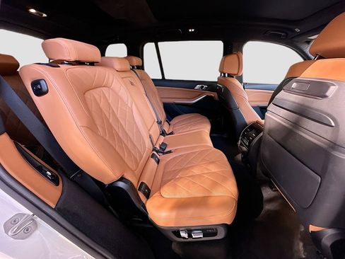 Used 2023 BMW X7 xDrive40i w/ M Sport Package image 29