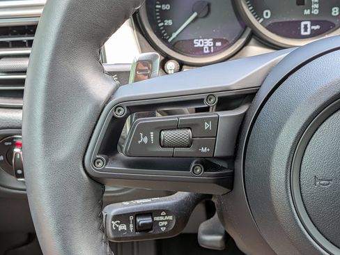Certified 2026 Porsche Macan AWD/4WD image 8