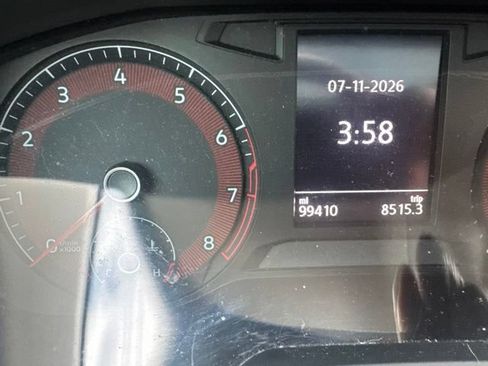Used 2020 Volkswagen Jetta SE w/ SE Cold Weather Package FWD image 4