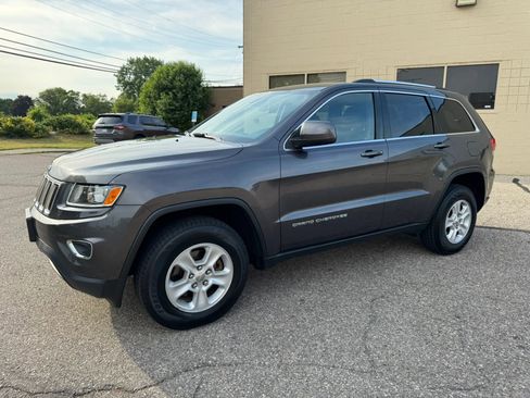 Used 2015 Jeep Grand Cherokee Laredo w/ Quick Order Package 23E AWD/4WD image 4