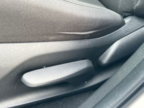Used 2023 Toyota RAV4 LE FWD image 15