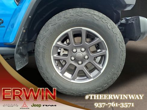 Used 2022 Jeep Gladiator Sport AWD/4WD image 9