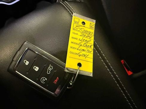 Certified 2020 Jeep Grand Cherokee Laredo w/ Quick Order Package 2BN North image 38