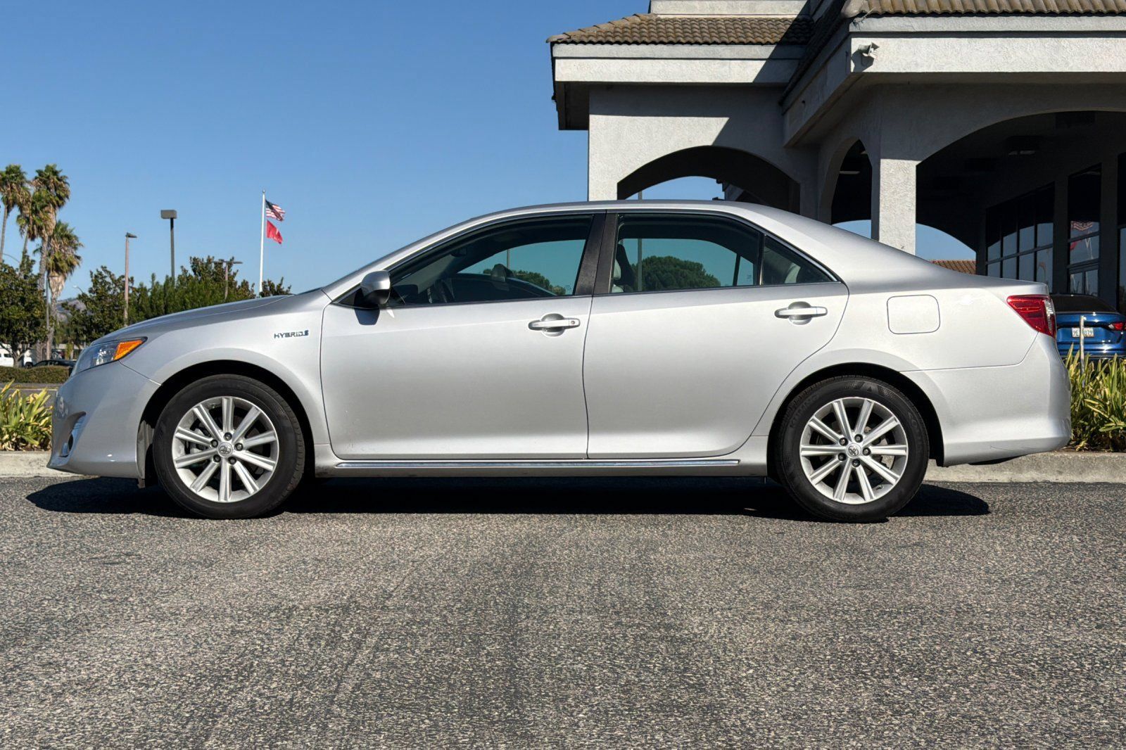 Used 2014 Toyota Camry XLE w/ Convenience Package FWD image 7