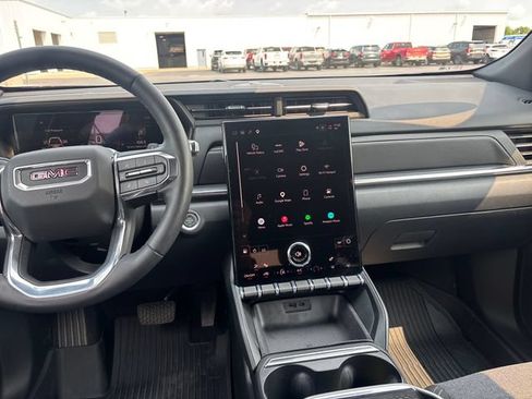 Used 2026 GMC Terrain Elevation w/ LPO, Floor Liner Package AWD/4WD image 21