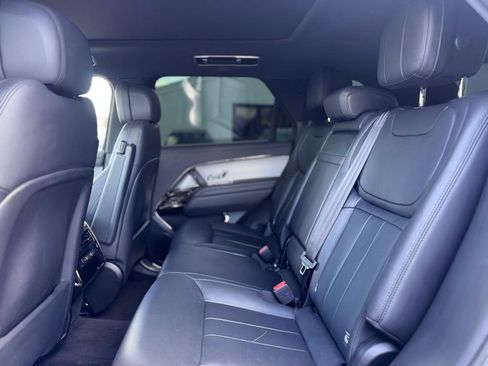 Used 2025 Land Rover Range Rover Sport SE AWD/4WD image 21
