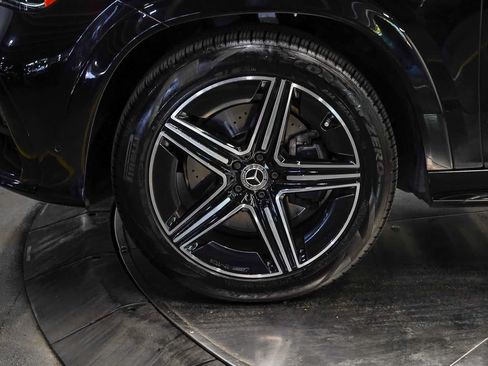 Used 2025 Mercedes-Benz GLE 450 4MATIC image 9