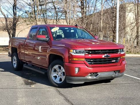Used 2018 Chevrolet Silverado 1500 LT w/ All Star Edition image 32
