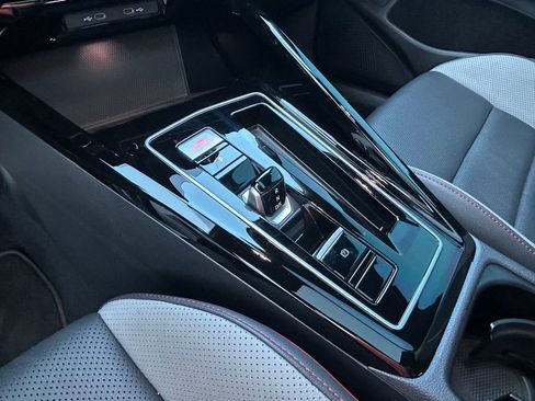 Used 2025 Volkswagen GTI SE w/ SE Leather Seating Package image 31