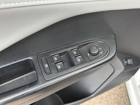 Used 2024 Volkswagen Taos SE FWD image 18