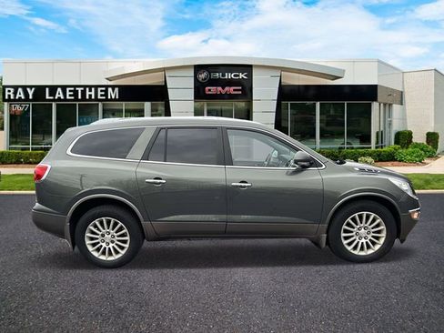 Used 2011 Buick Enclave CXL image 6