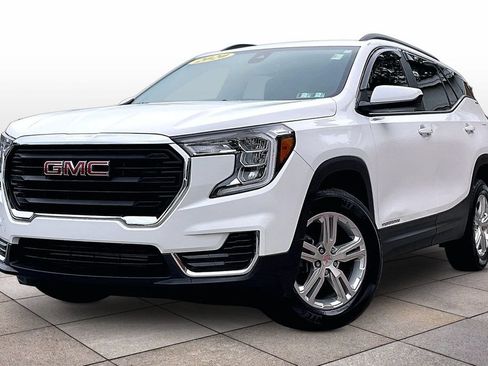 Used 2024 GMC Terrain SLE w/ Driver Convenience Package AWD/4WD image 2