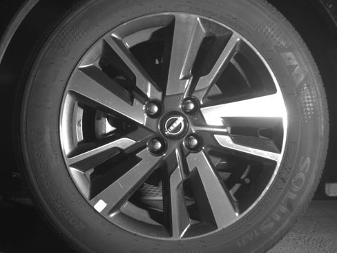 Used 2025 Nissan Versa SV FWD image 12