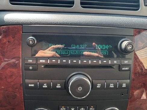 Used 2013 Chevrolet Avalanche LT w/ All-Star Edition AWD/4WD image 23