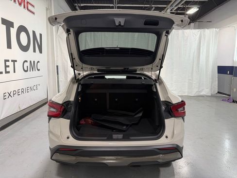 New 2026 Chevrolet Trax ACTIV w/ Sunroof Package FWD image 34