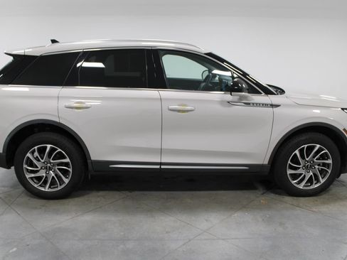 Used 2022 Lincoln Corsair FWD image 11