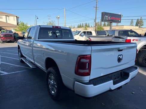 Used 2024 RAM 2500 Laramie AWD/4WD image 4