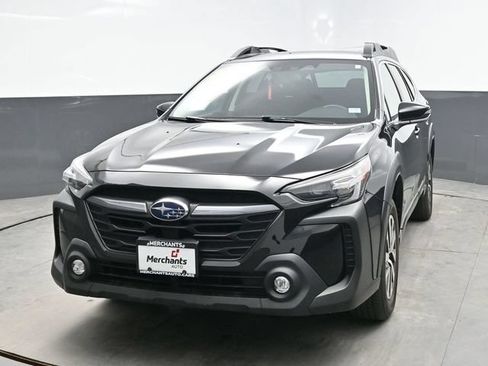 Used 2023 Subaru Outback Premium AWD/4WD image 2