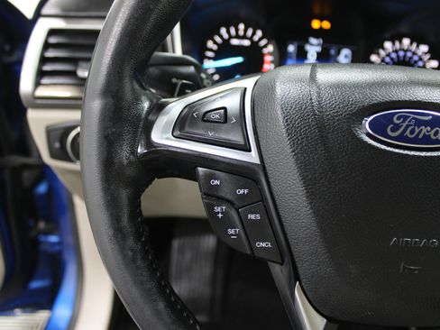 Used 2018 Ford Fusion SE image 11