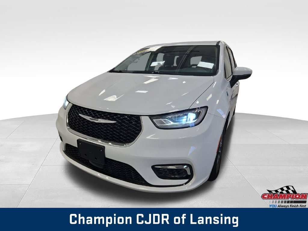 Used 2023 Chrysler Pacifica Touring-L FWD image 38