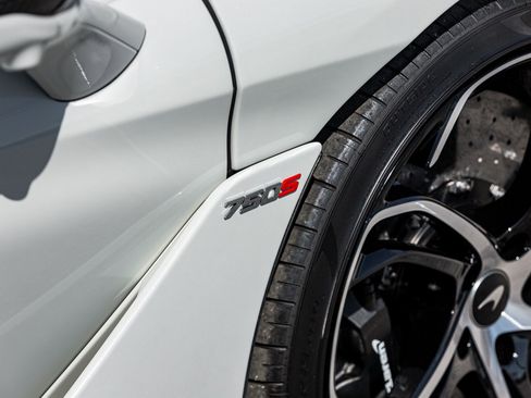 Used 2024 McLaren 750S Spider image 20