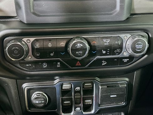 Used 2020 Jeep Wrangler Unlimited Sport S image 23