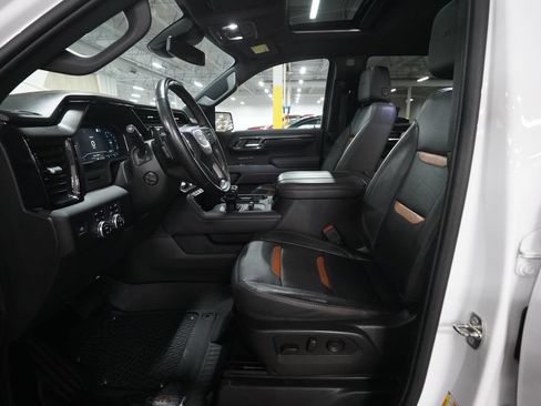 Used 2023 GMC Sierra 1500 AT4 w/ AT4 Preferred Package AWD/4WD image 7