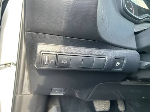 Used 2024 Toyota Corolla LE FWD image 20