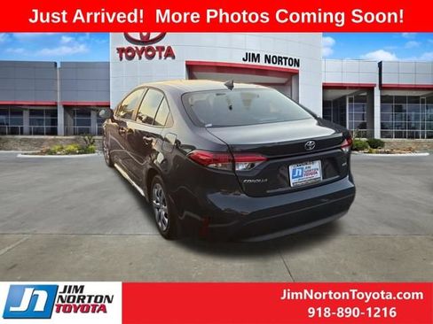 Used 2026 Toyota Corolla LE FWD image 2
