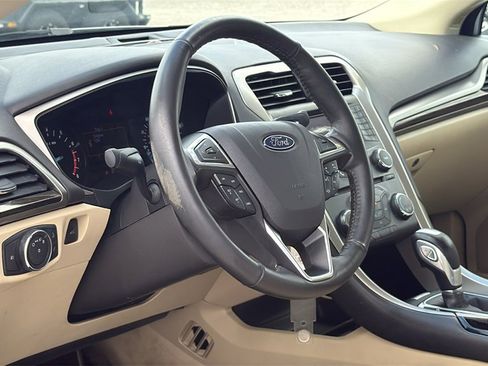 Used 2013 Ford Fusion SE image 9