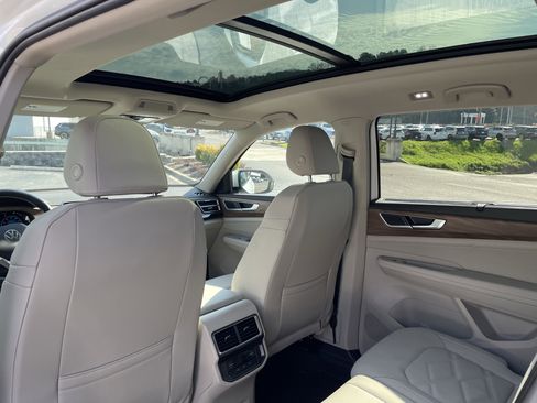 New 2026 Volkswagen Atlas SE FWD image 13