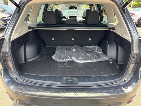 Used 2021 Subaru Forester Premium AWD/4WD image 23