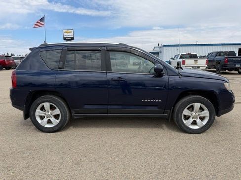 Used 2014 Jeep Compass Latitude AWD/4WD image 8