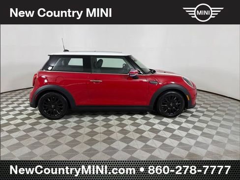Used 2024 MINI Cooper 2-Door Hardtop FWD image 8