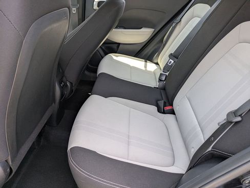 Used 2025 Hyundai Venue SEL FWD image 27