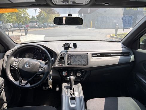 Used 2019 Honda HR-V Sport image 20